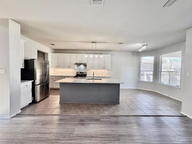 Foto del edificio - 18708 Dry Pond Dr