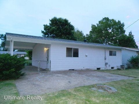 Building Photo - 3 br, 1 bath House - 1000 Central Pkwy