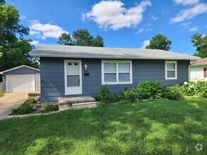 Building Photo - 1302 SW Lynn Dr