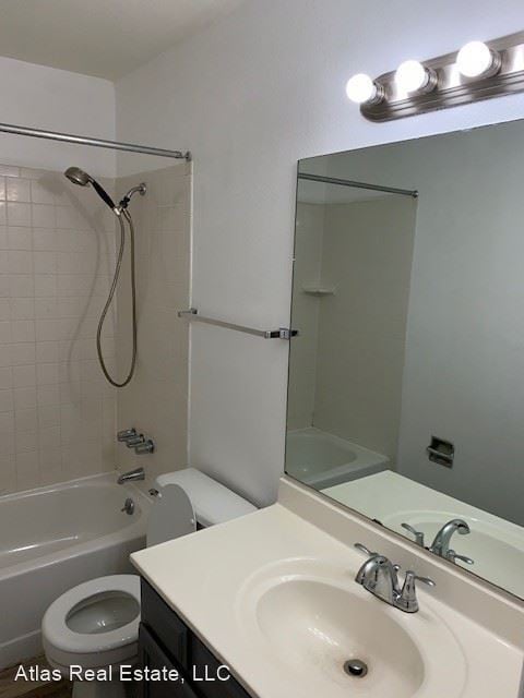 Building Photo - 1919 Henderson Ave