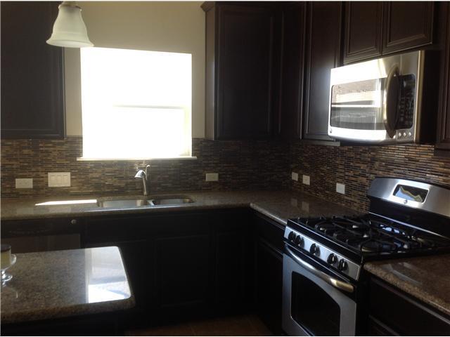 Building Photo - 805 Royal Burgess Dr