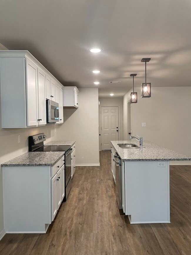 Building Photo - 1056 Heritage Way Benton AR 72019