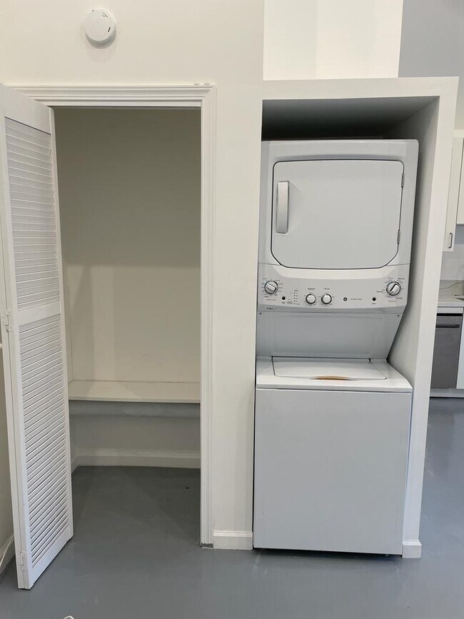 Washer + Dryer - 1255 S Genesee Ave