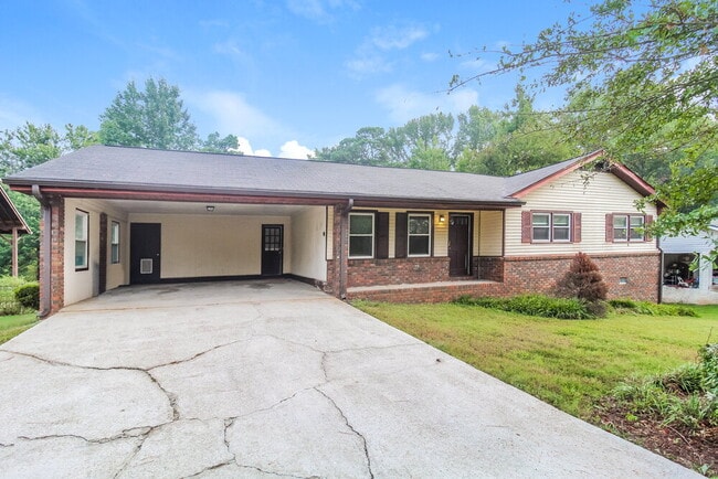 Building Photo - 2244 Briarwood Cir SW