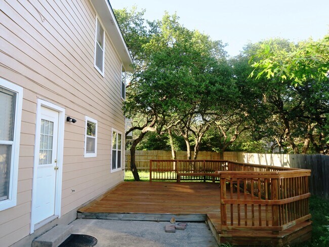 Foto del edificio - 20510 Tree Meadow