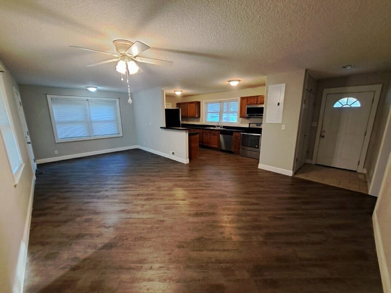 Building Photo - 664 Mitscher Dr