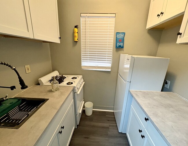 Building Photo - 16 Westland Ave