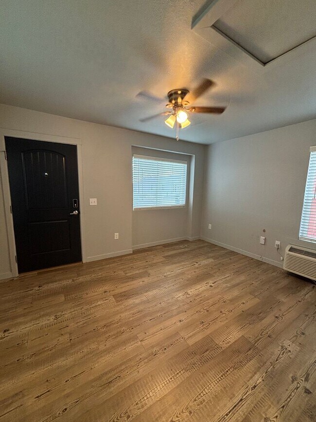 Building Photo - Brand new cottage apartment homes - New Co...