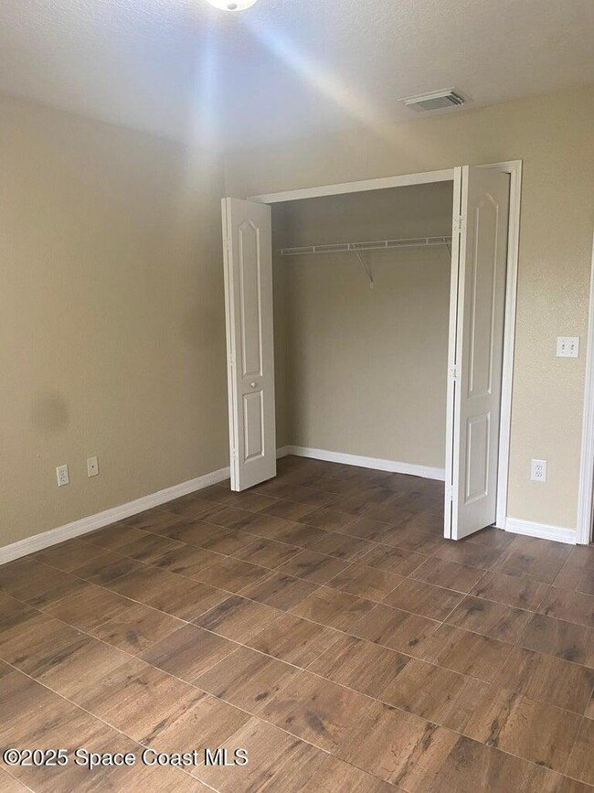 Building Photo - 3974 Tangle Dr