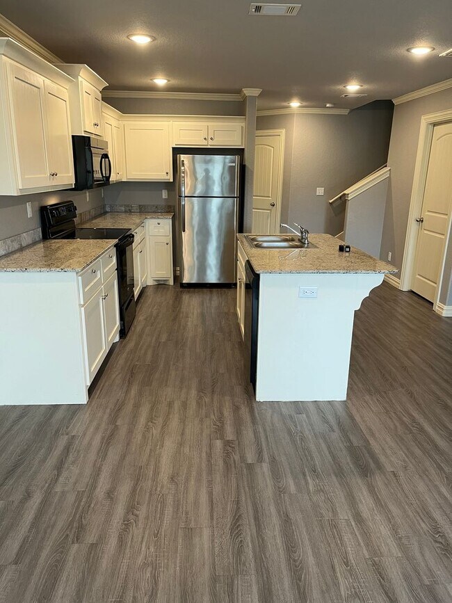 Foto del edificio - 3 bedroom/2 bathroom townhouse