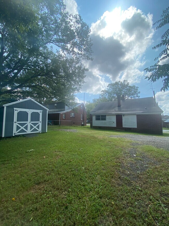 Building Photo - 218 Merriman Ave