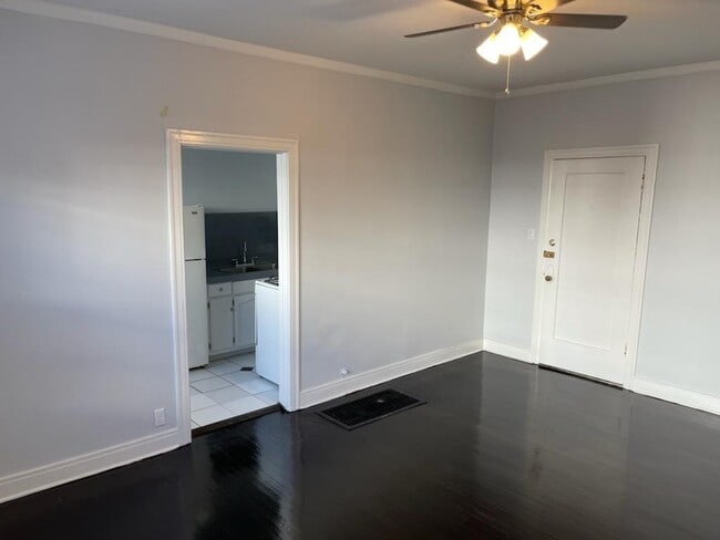 Building Photo - 1162 N Kingsley Dr
