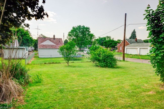 Foto del edificio - 2833 Ellis Ave NE