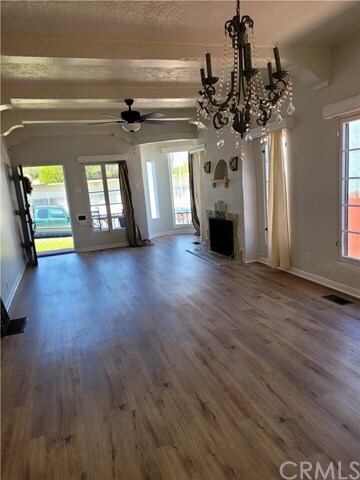 Foto del edificio - 1047 W 17th St