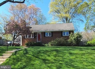 Building Photo - 7126 Sanford Ct
