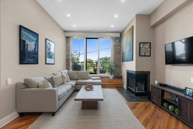Foto del edificio - 2533 N Ashland Ave