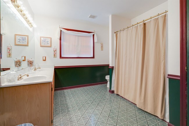 Building Photo - 4208 Riverdale Ave
