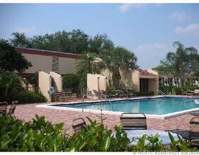 Building Photo - 6733 Coral Lake Dr