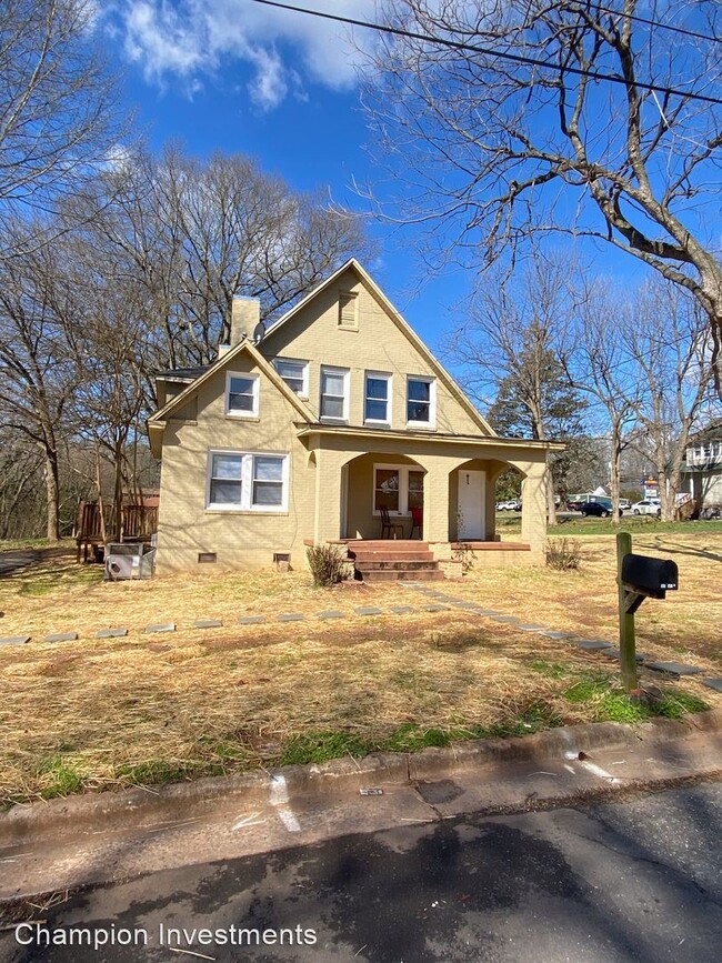 Building Photo - 102 S Carpenter St