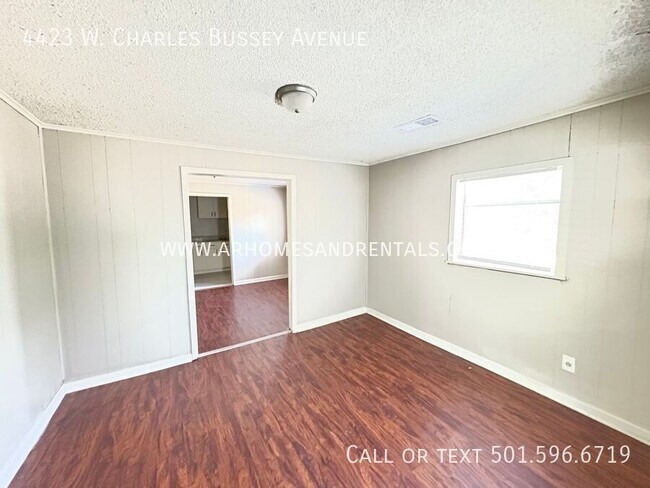 Foto del edificio - 4423 W Charles Bussey Ave