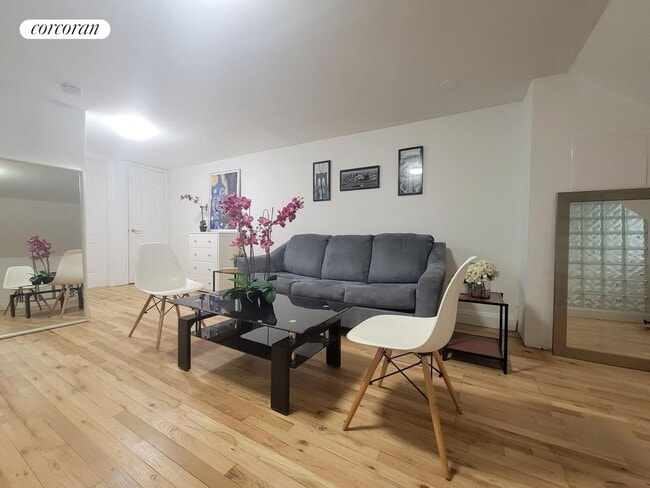 Building Photo - 344 E 51st St
