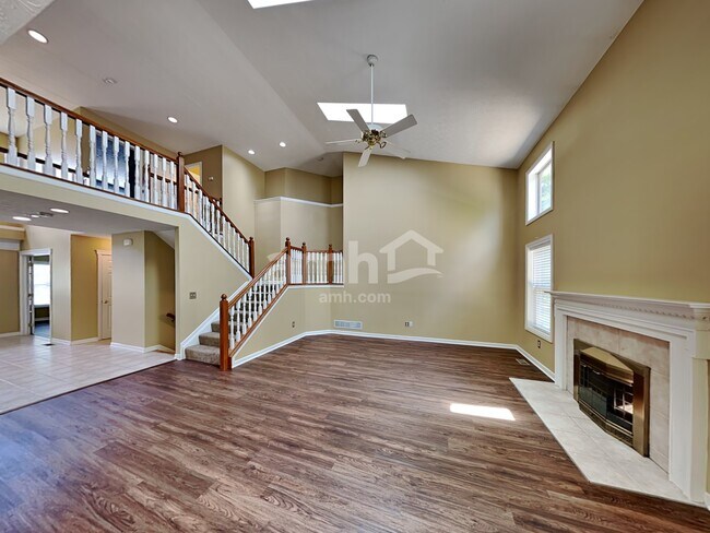 Building Photo - 422 Sunridge Dr