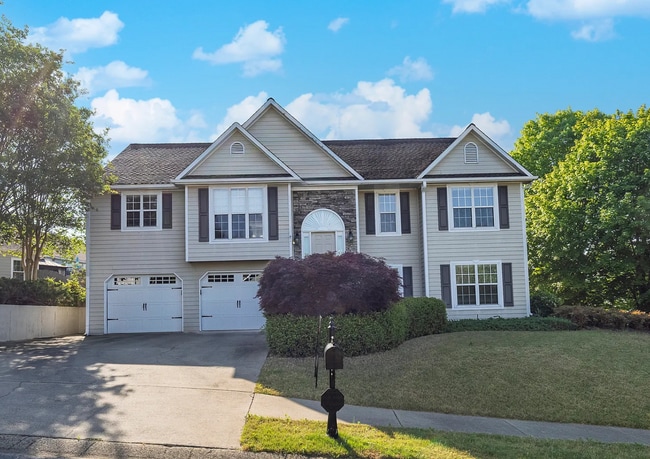 Outside View - 500 Mount Vernon Ln
