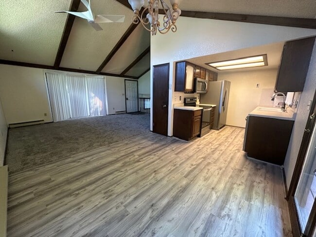 Building Photo - Three Bedroom / Two Bathroom Home