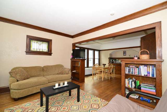 Foto del edificio - 2733 N Downer Ave