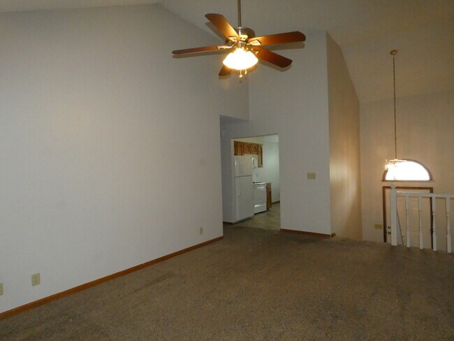 Foto del edificio - Beautiful Town Home in Kearney, MO