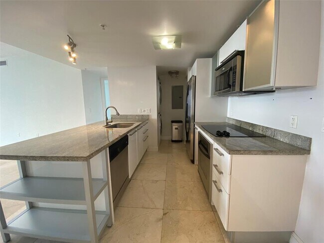 Foto del edificio - 185 SW 7th St