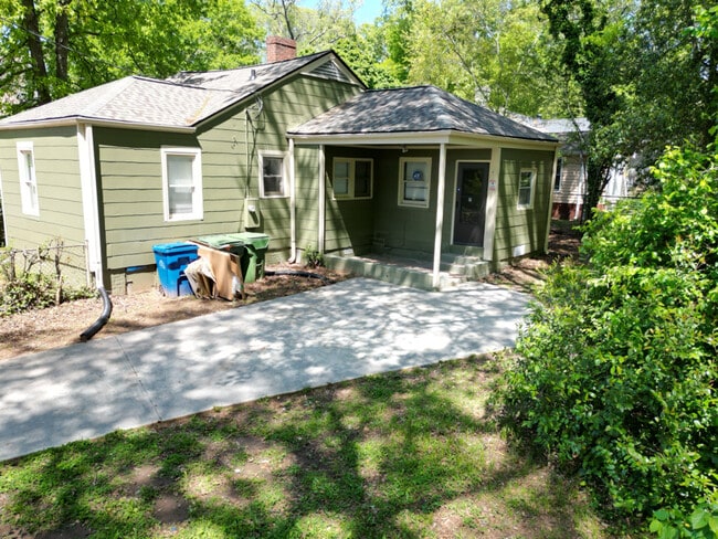 Building Photo - 1700 Lanier Dr SW