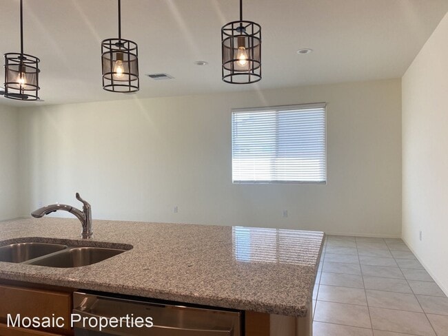 Foto del edificio - 3 br, 2 bath House - 1748 E Brandon Dr.