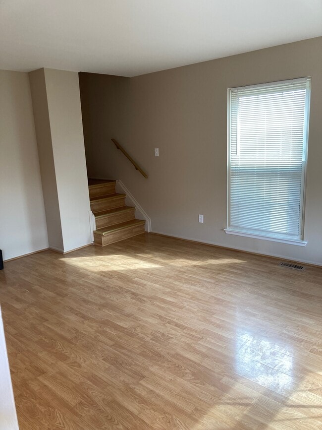 Building Photo - 35213 Taffy Dr