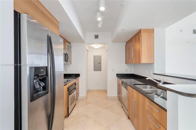 Building Photo - 325 S Biscayne Blvd