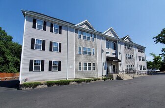 Building Photo - 70 Oak St Ext
