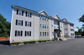 Building Photo - 70 Oak St Ext