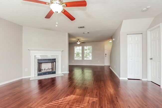 Foto del edificio - 5057 Smith Springs Pkwy