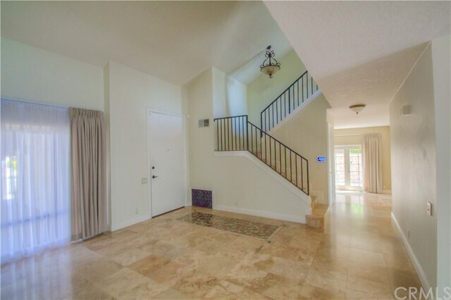 Building Photo - 2082 Fallcreek Cir