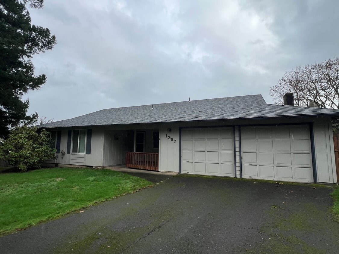 Photo - Lovely Felida Home on Large Lot For Lease - 1307 NW 119th St