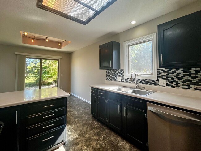 Foto del edificio - 10628 Yorktowne Pl