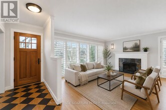 Building Photo - 1406 Acton Crescent