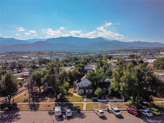 Building Photo - Spacious Studio Apartment Ready to be your...