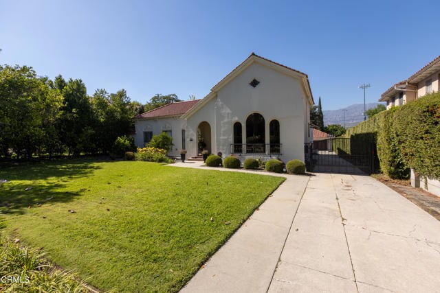 Foto del edificio - 1541 Rose Villa St