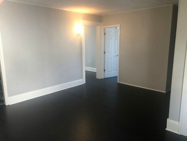 Building Photo - 249 Genesee Street, Unit Apt 2