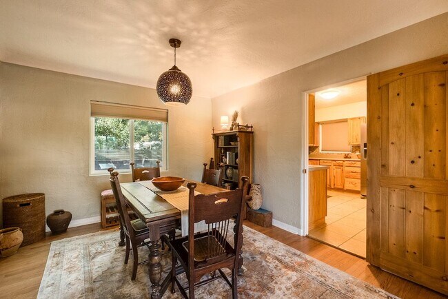 Foto del edificio - 3812 Calle Del Monte NE