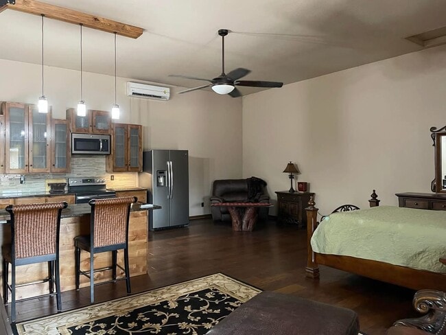 Foto del edificio - 4212 Meridian Rd