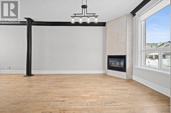 Building Photo - 132 Elm St