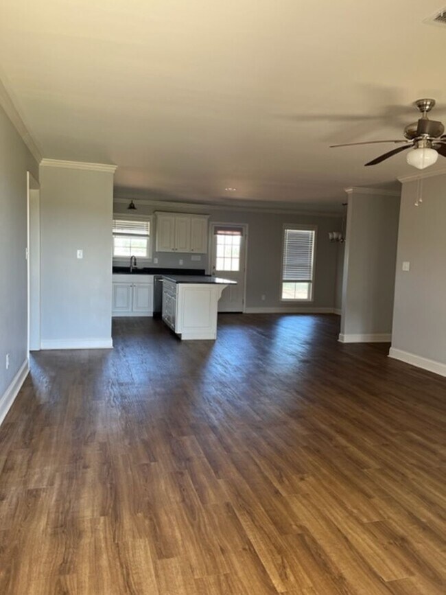 Building Photo - 180 Live Oak Drive