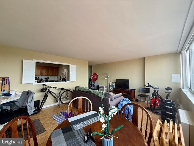 Building Photo - 1401 Pennsylvania Ave